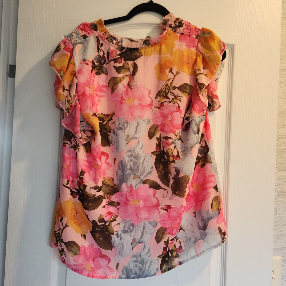 Unbranded Vibrant Floral Ruffle Blouse Size L Euc